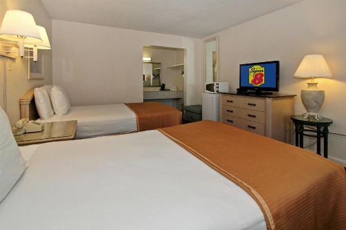 Super 8 by Wyndham Kissimmee image 28